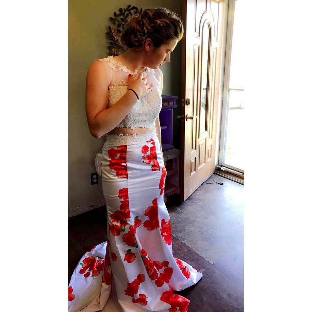 Elegant Floral Red and White Prom Dress